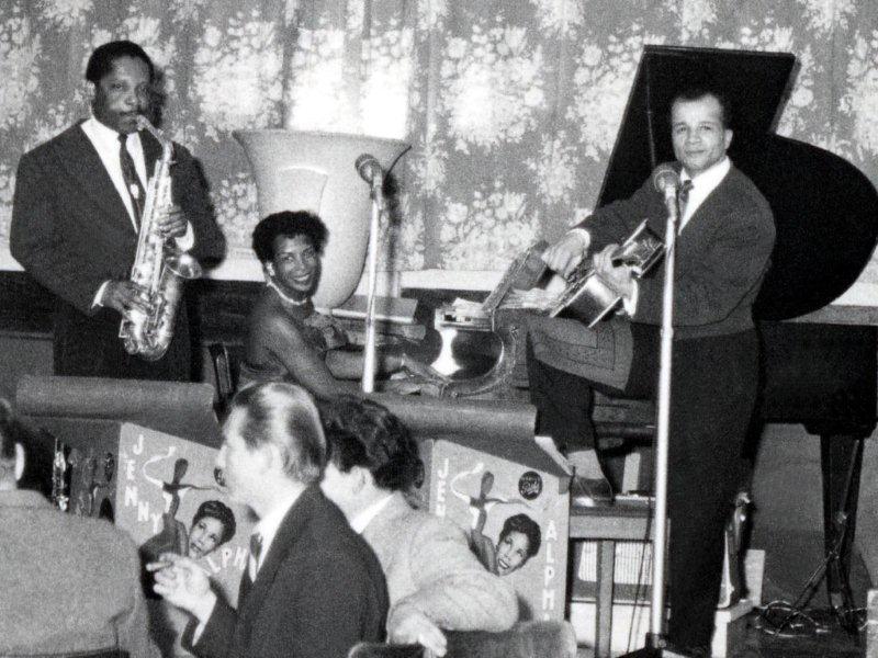 Jenny Alpha avec musiciens de jazz